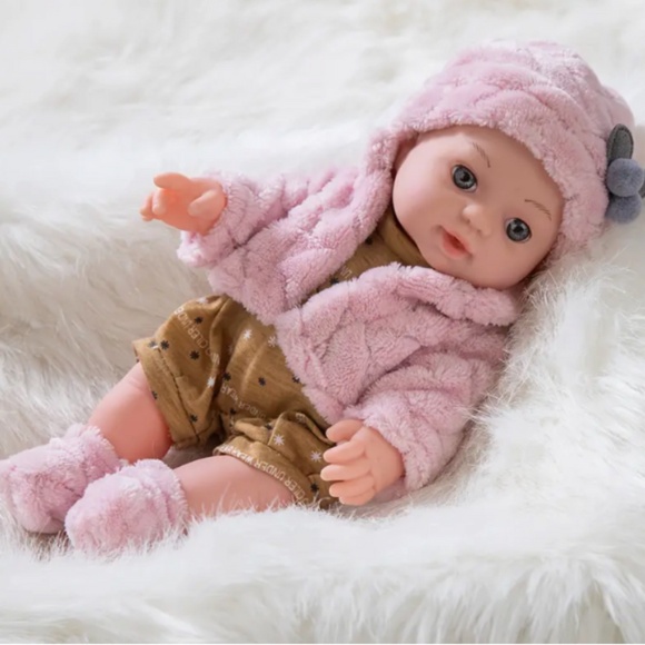 New re-born doll - 12 -inch realistic vinyl feel ,  Baby Girl Set. - Adorable - Picture 2 of 6